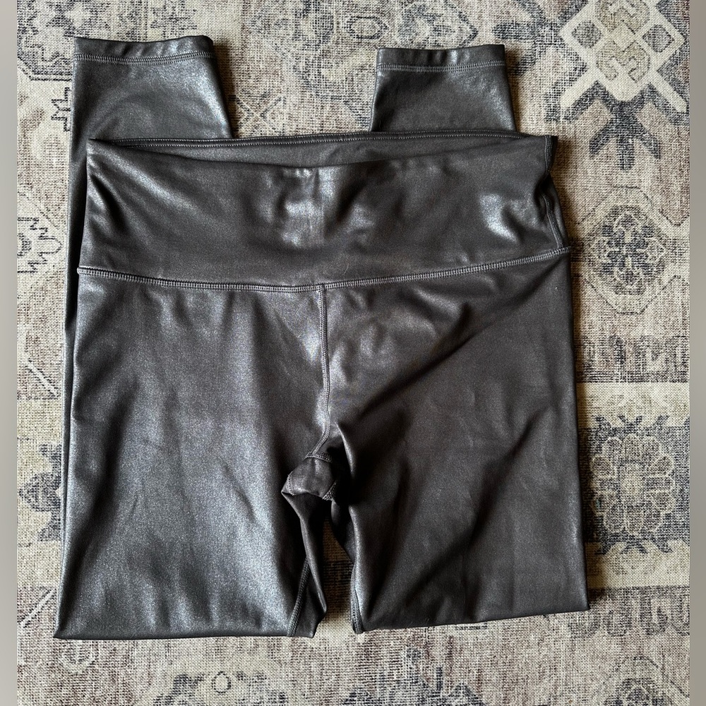 Athleta Shimmer Leggings size Women’s Medium (gray)